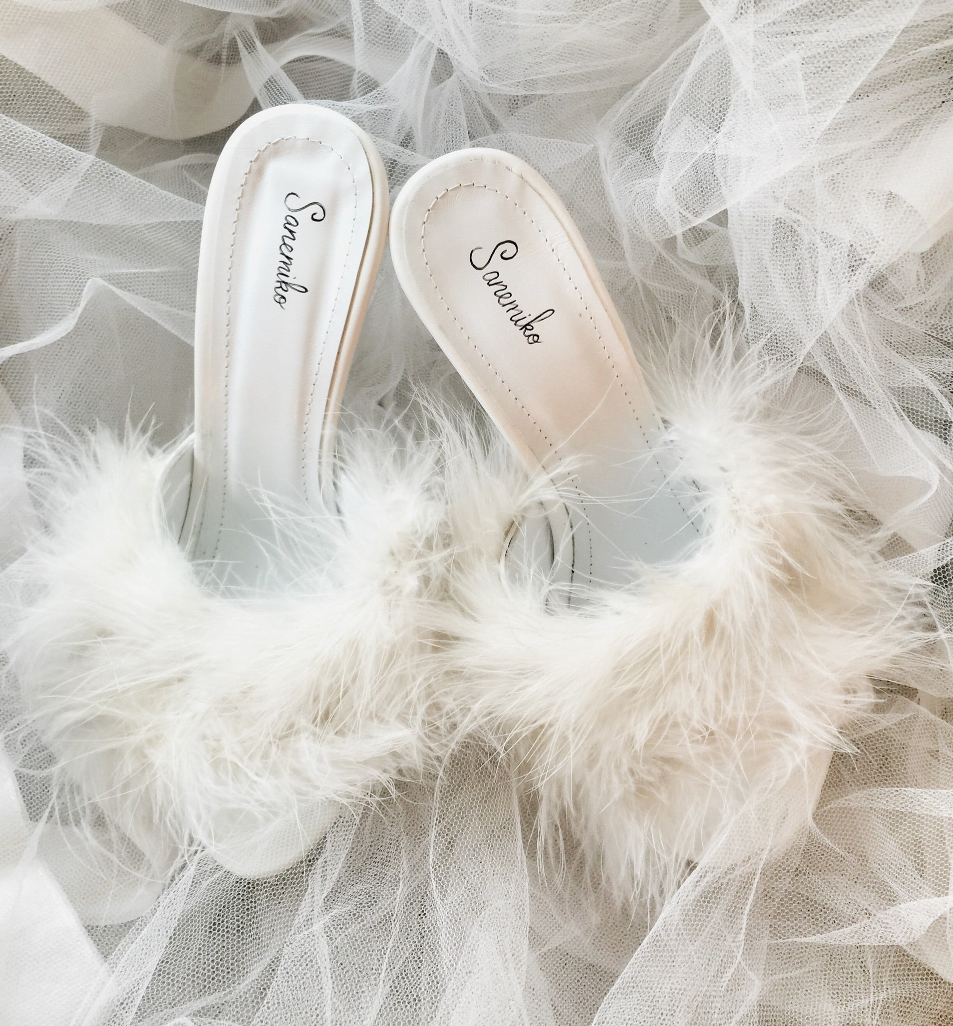 İnce Heeled Feathered Sandals