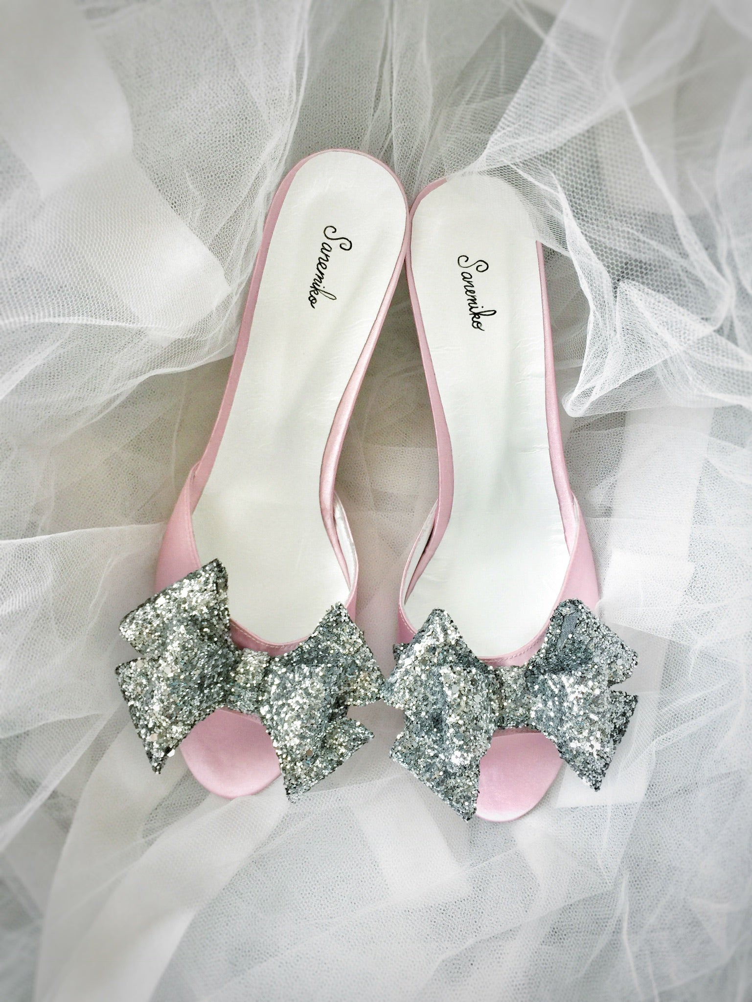 Klasik Heeled Fiyonklu Sandals