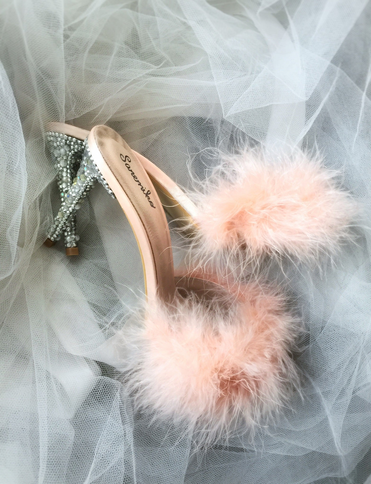 İnce Heeled Crystal Feathered Sandals